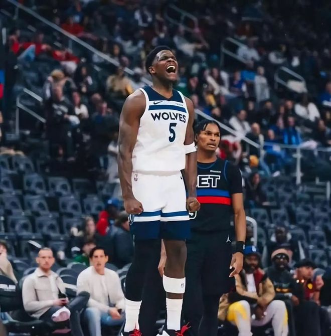 包含赛地聚焦：NBA总决赛集结日热度飙升，明尼苏达森林狼复出首秀，目标明确，高层口径保持一致的词条-竞技宝在线